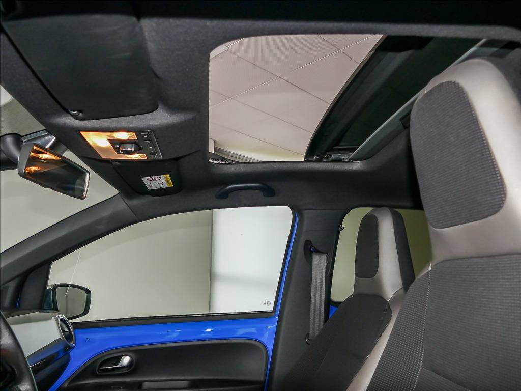 VOLKSWAGEN UP! 1.0  HIGH UP! ASG  75CV