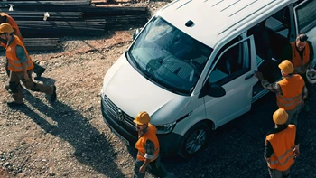 Volkswagen Transporter Kombi 02