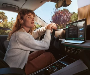 13 Content Slider 1X1 TN2396 Sprachassistent 1