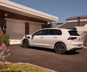 GL6263 Golf Wallbox Charging 1 1