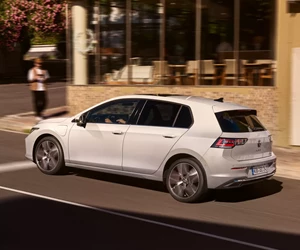 GL6246 Golf Driving Shot From Side 1 1 1