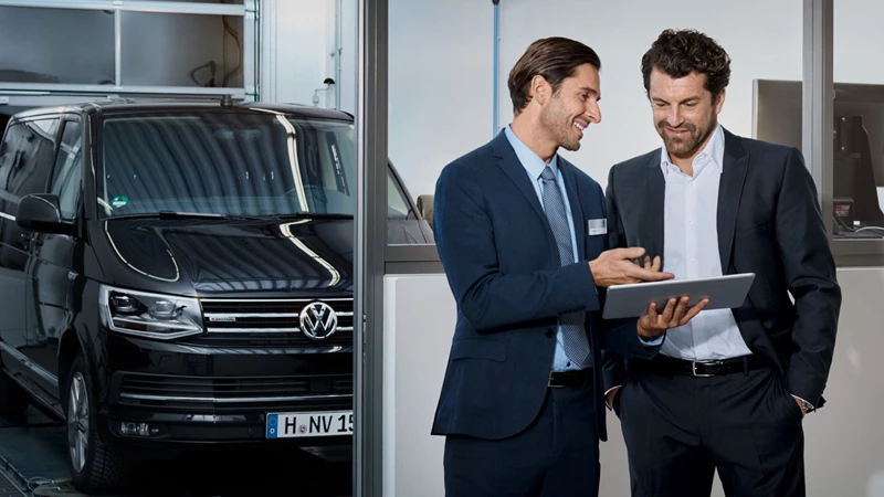 As0329 Customer Service Explains Tablet Stage 16X9 2560X1600 (1)